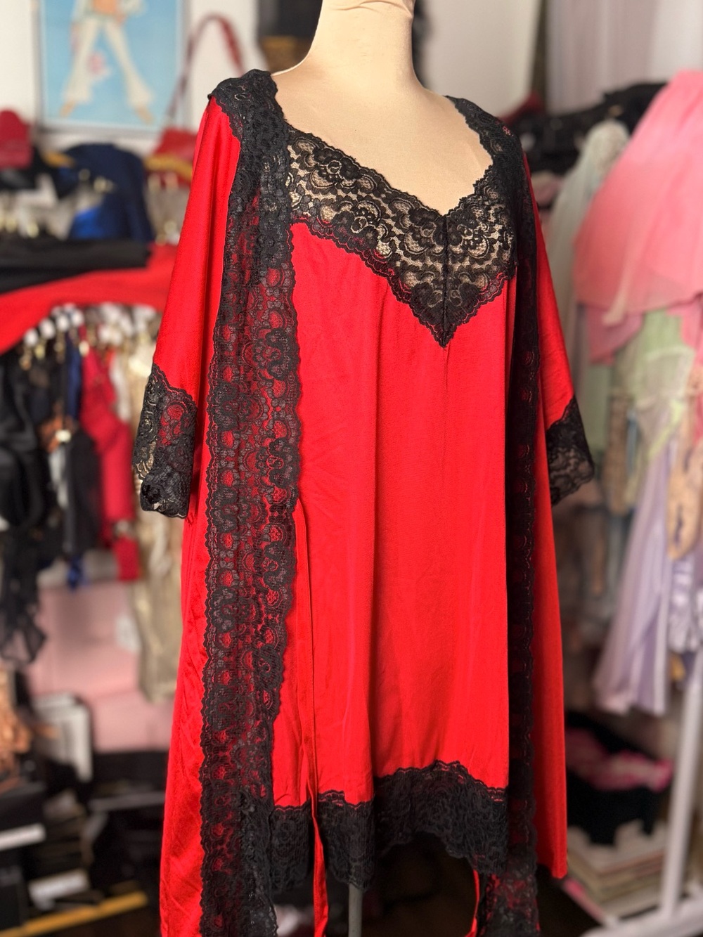 VNTG Red Lace-Trim Sleep Chemise and Robe Set - Black Lace Accents 3X Peignoir